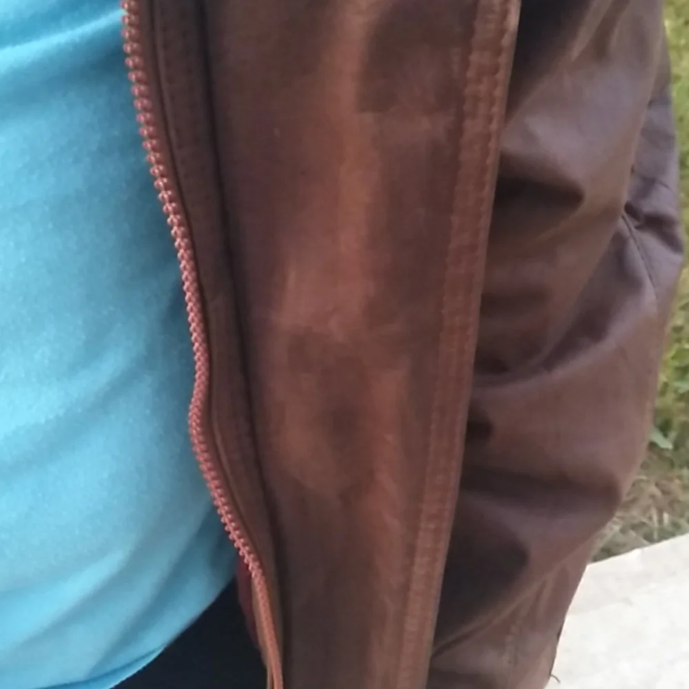 N/A men brown